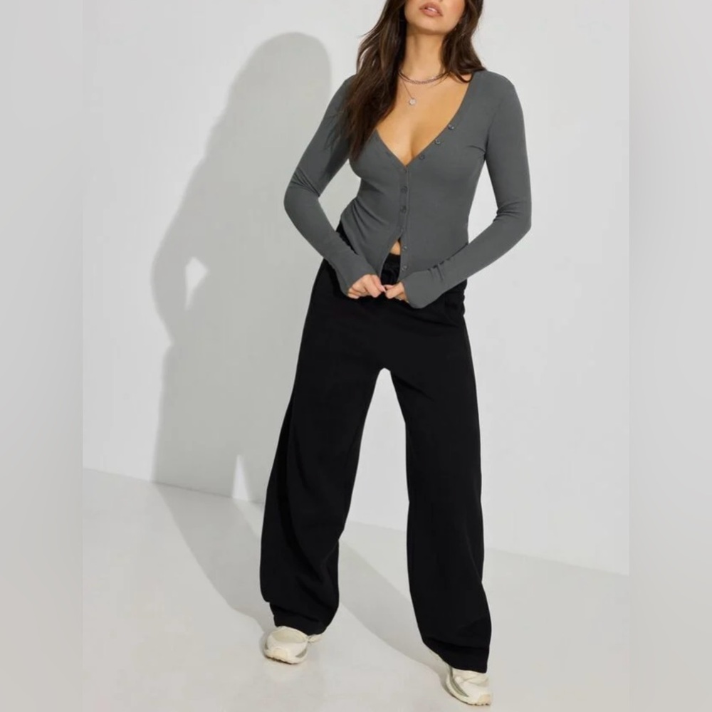 Button Long Sleeve - Picture 2 of 7